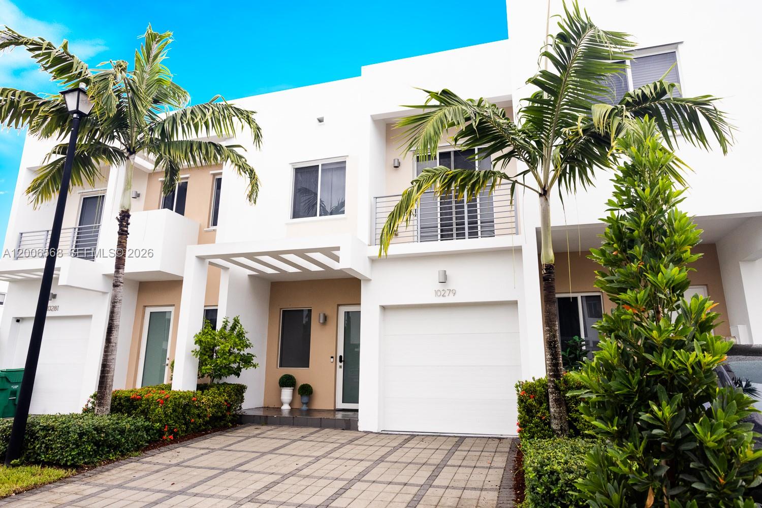 10279 NW 72nd St, Doral FL 33178