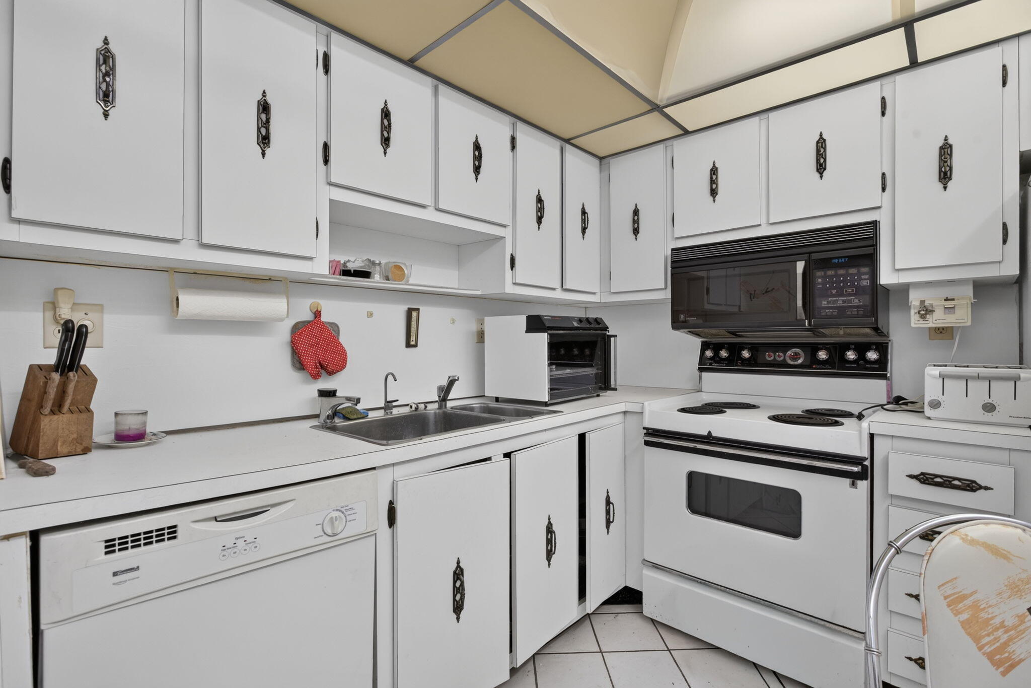 3920 INVERRARY Boulevard # 301C — Photo 5