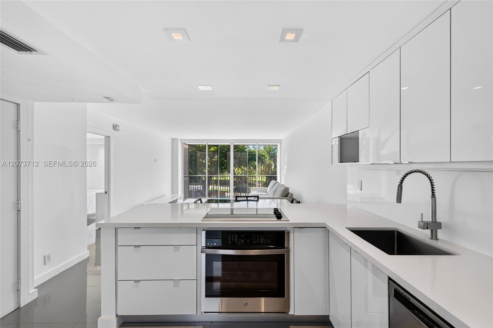 3301 N Country Club Dr # 310, Aventura FL 33180