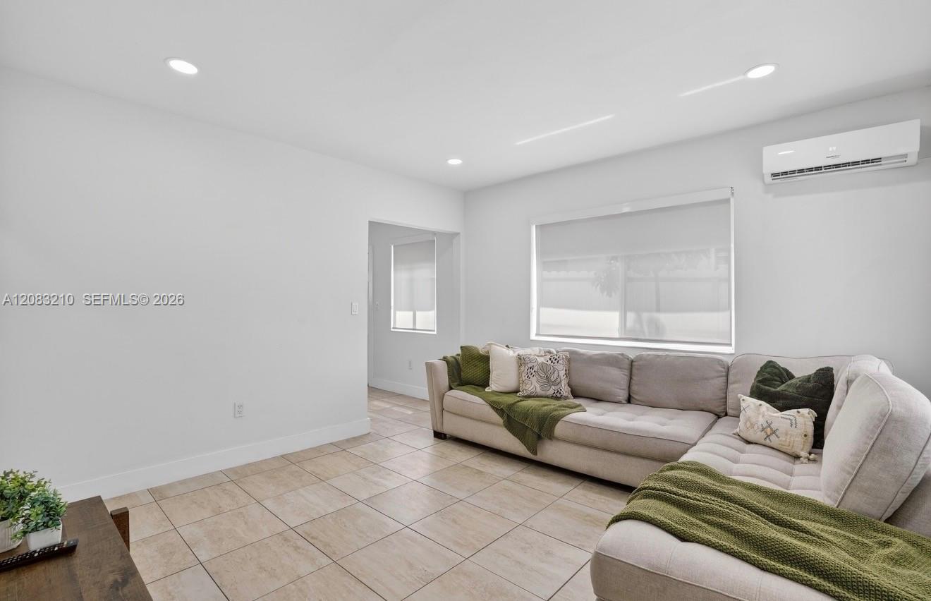 2422 NW 11th St # 1 — Photo 3