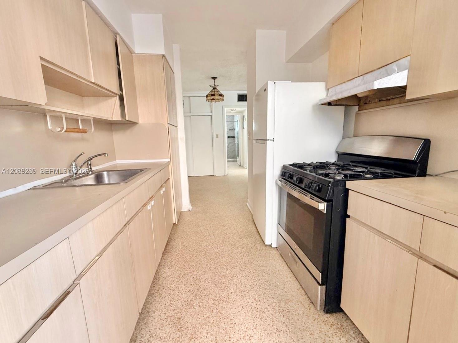 609 Lenox Ave # 1 — Photo 3