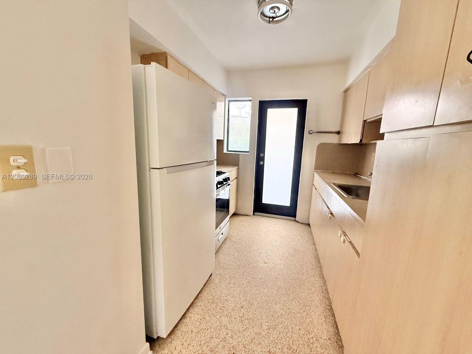 609 Lenox Ave # 1 — Photo 4