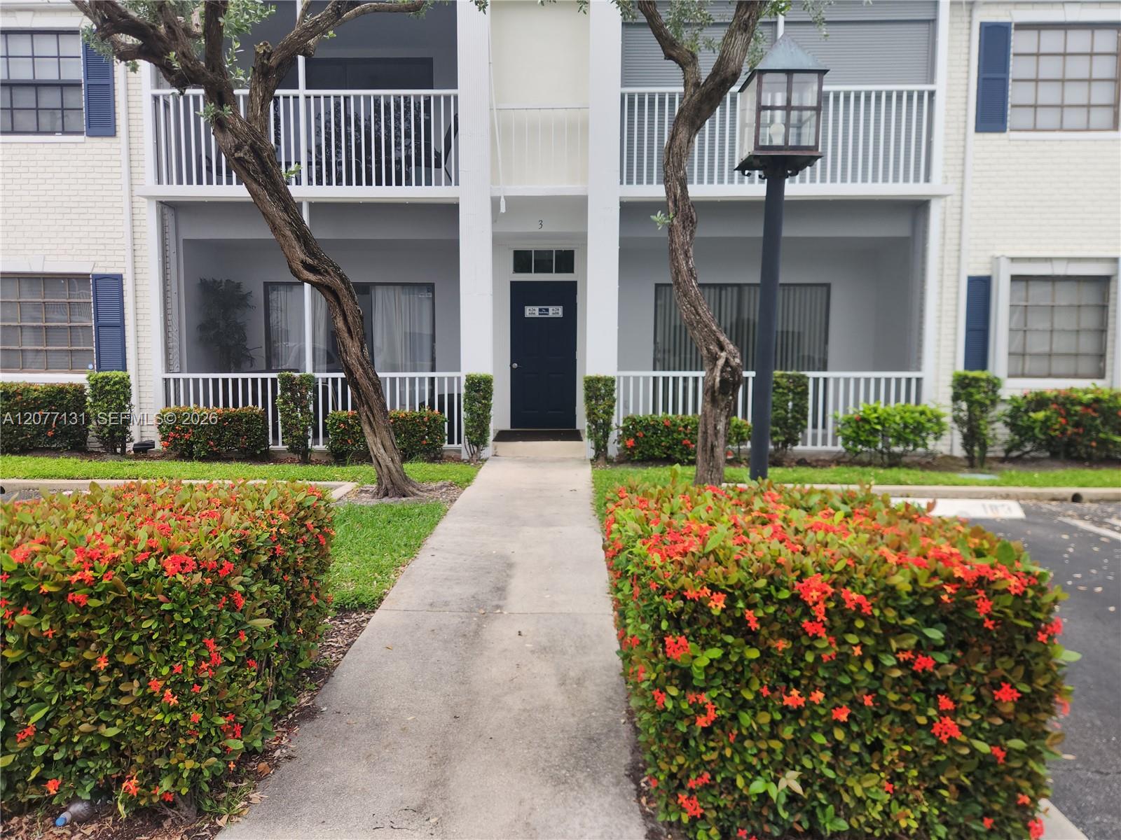 160 Cypress Club Dr # 608 — Photo 3
