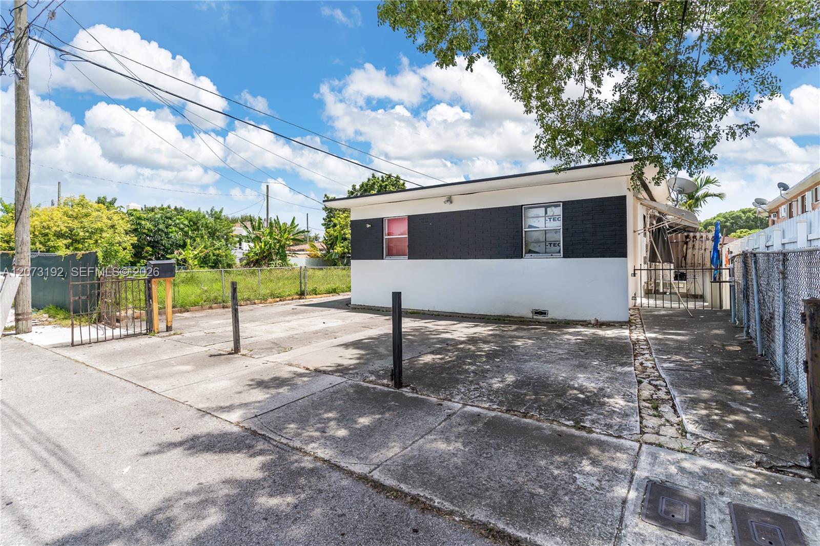 2180 NW 30th St — Photo 3