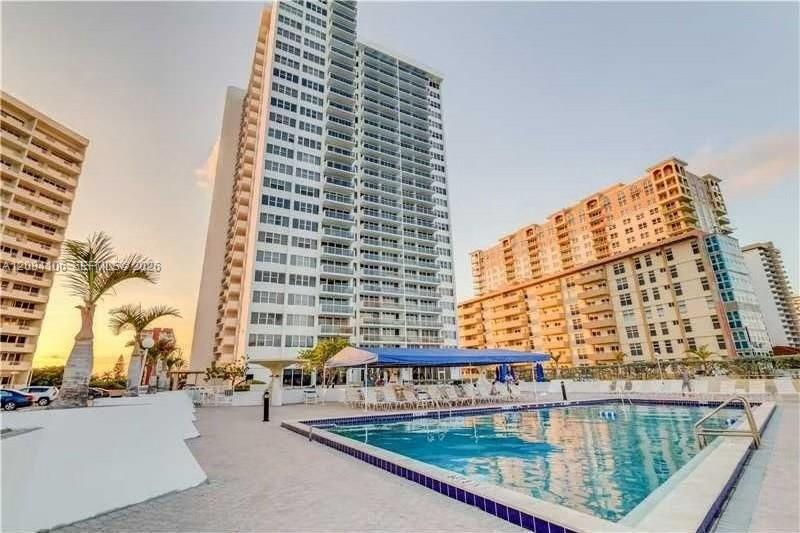 3140 S Ocean Dr # 1703 — Photo 2