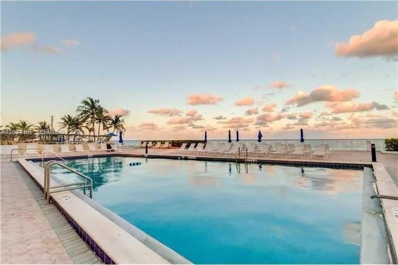3140 S Ocean Dr # 1703 — Photo 3