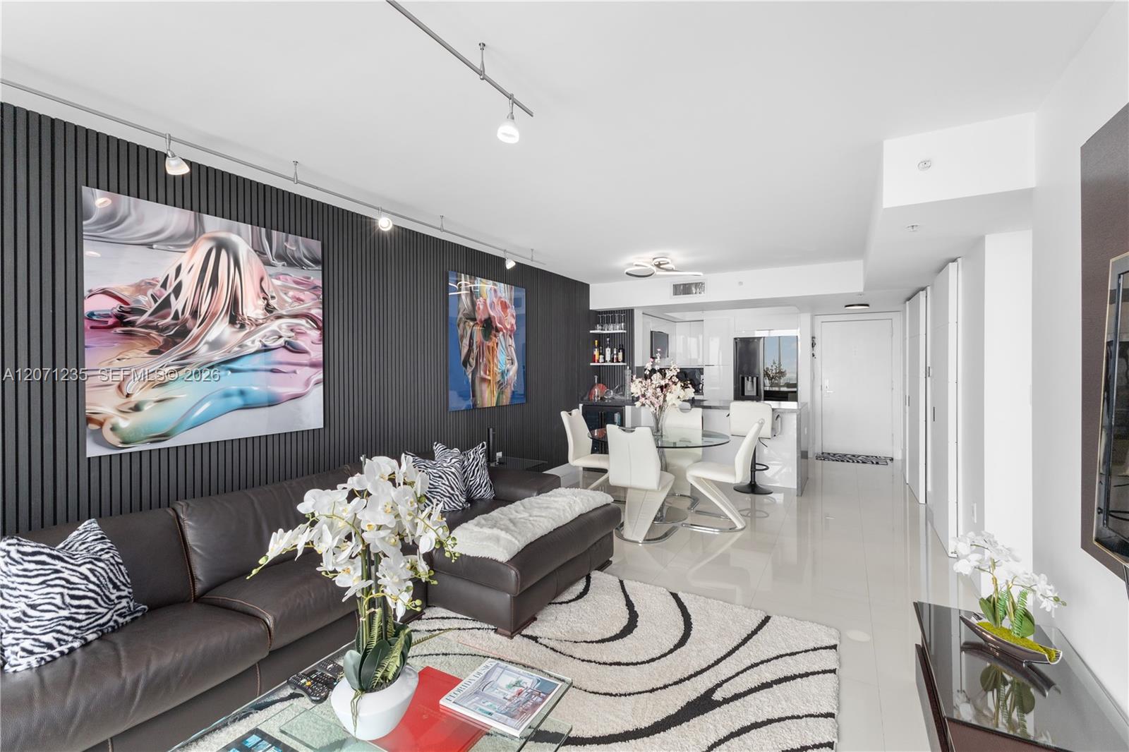 1800 Sunset Harbour Dr # 2409 View 11