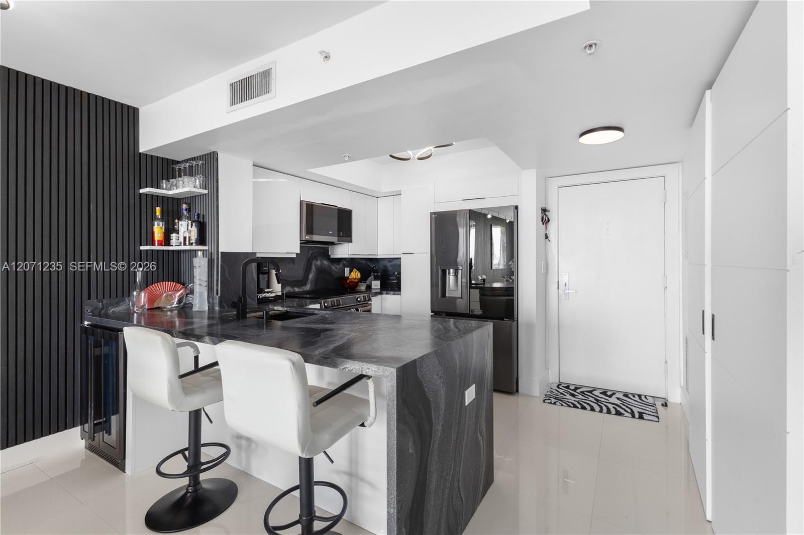 1800 Sunset Harbour Dr # 2409 View 13