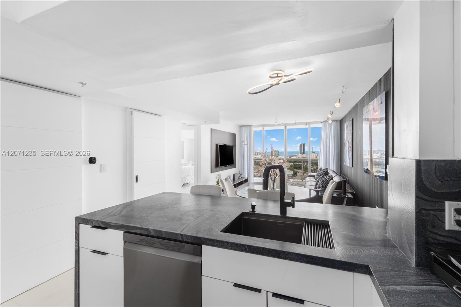 1800 Sunset Harbour Dr # 2409 View 15