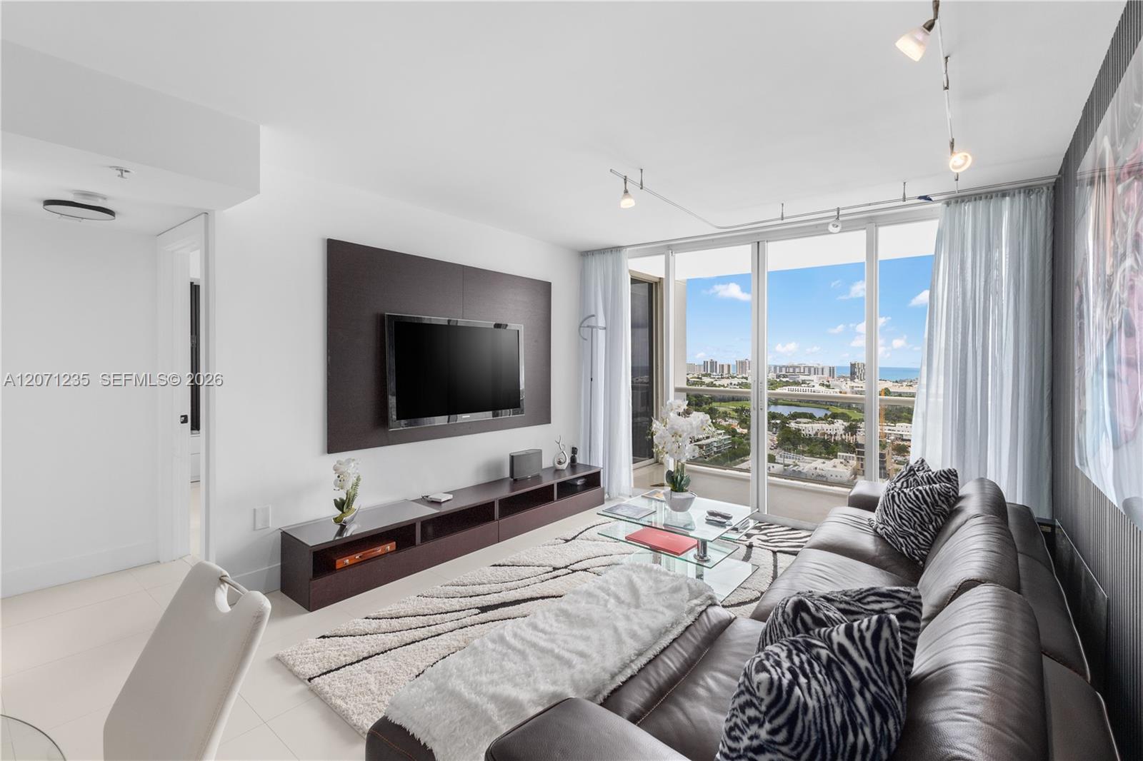 1800 Sunset Harbour Dr # 2409 View 3