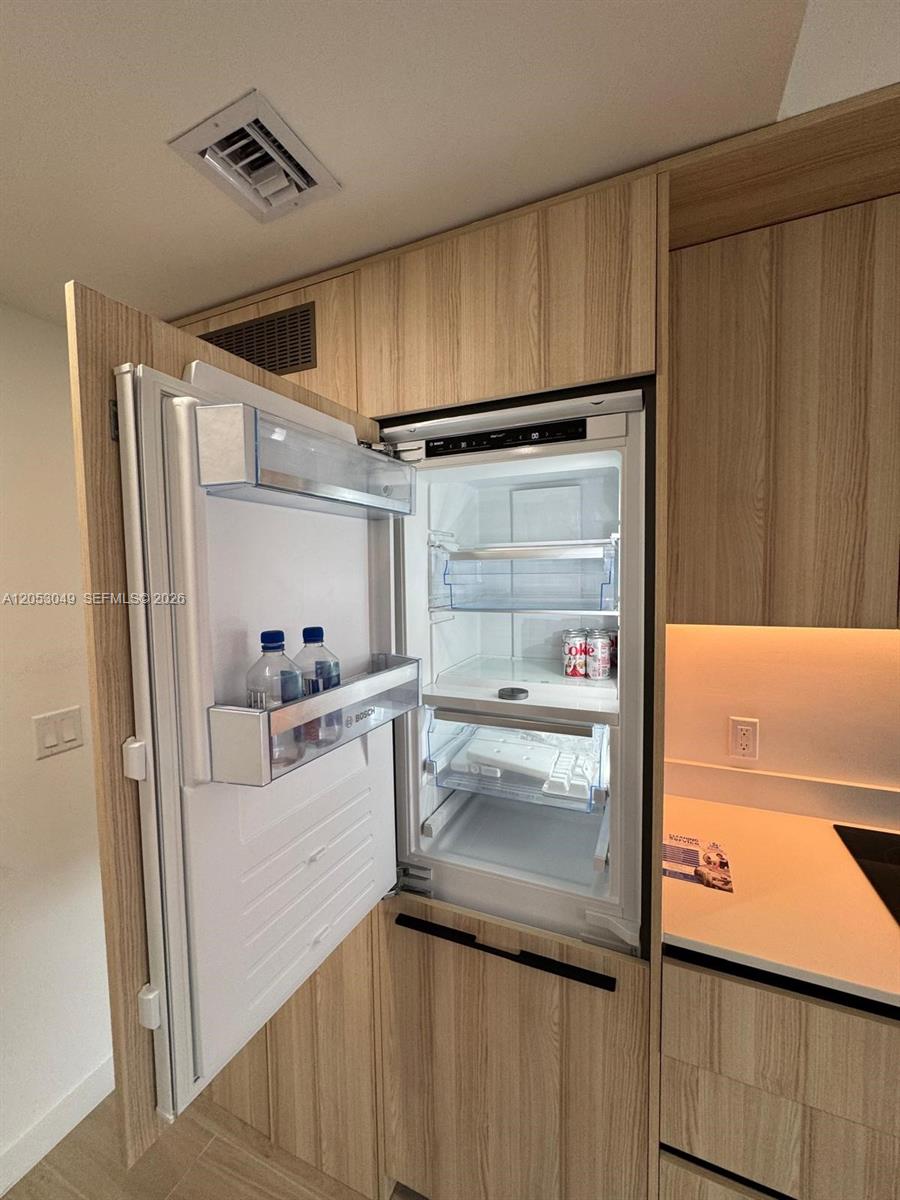 225 N MIAMI AVE # 302, Miami FL 33128