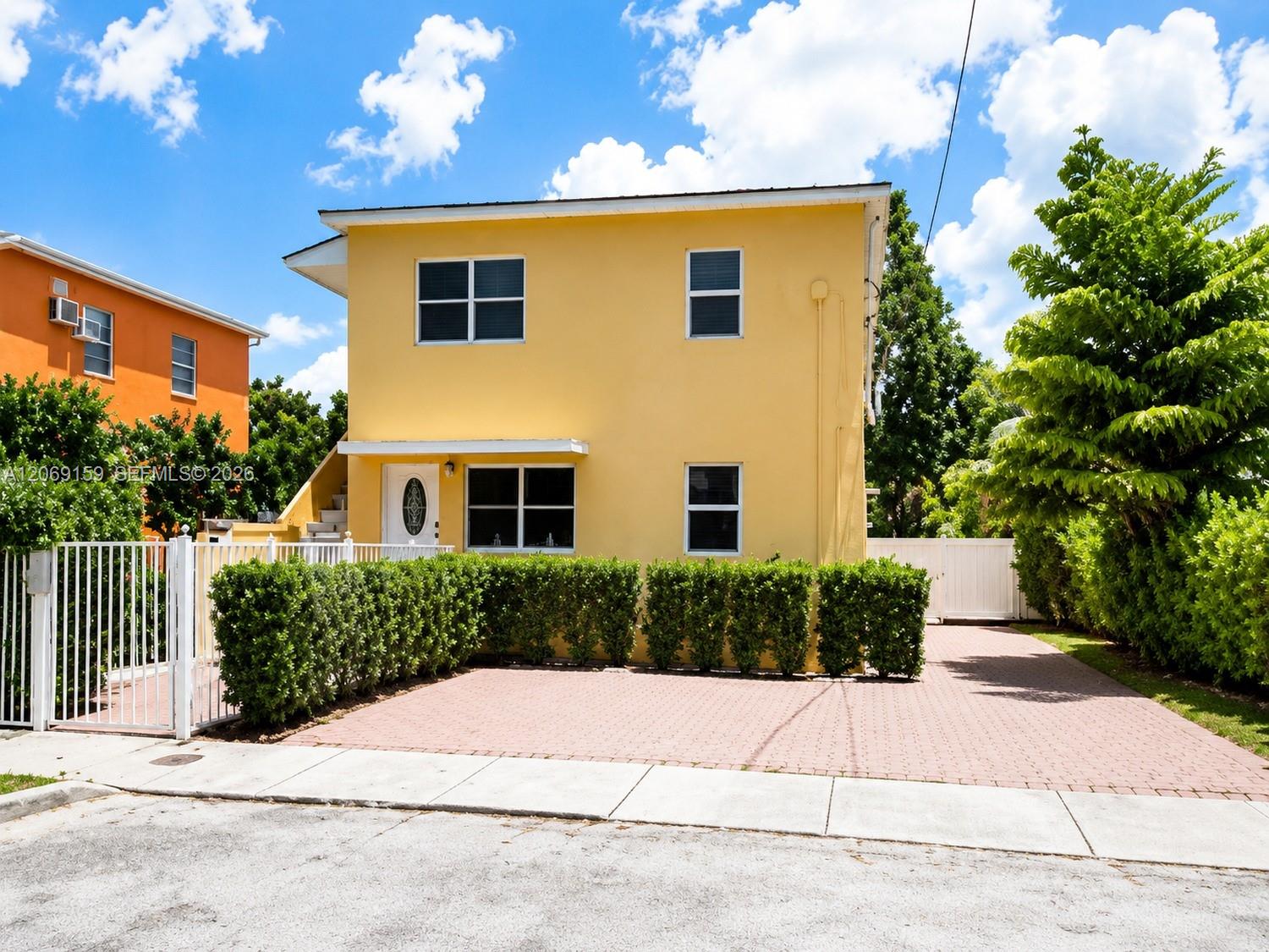 985 SW 10th St # 2, Miami FL 33130
