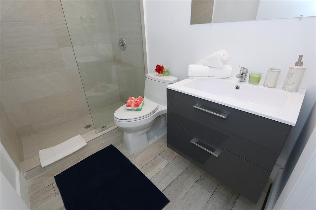 811 JEFFERSON Avenue # 102 — Photo 3