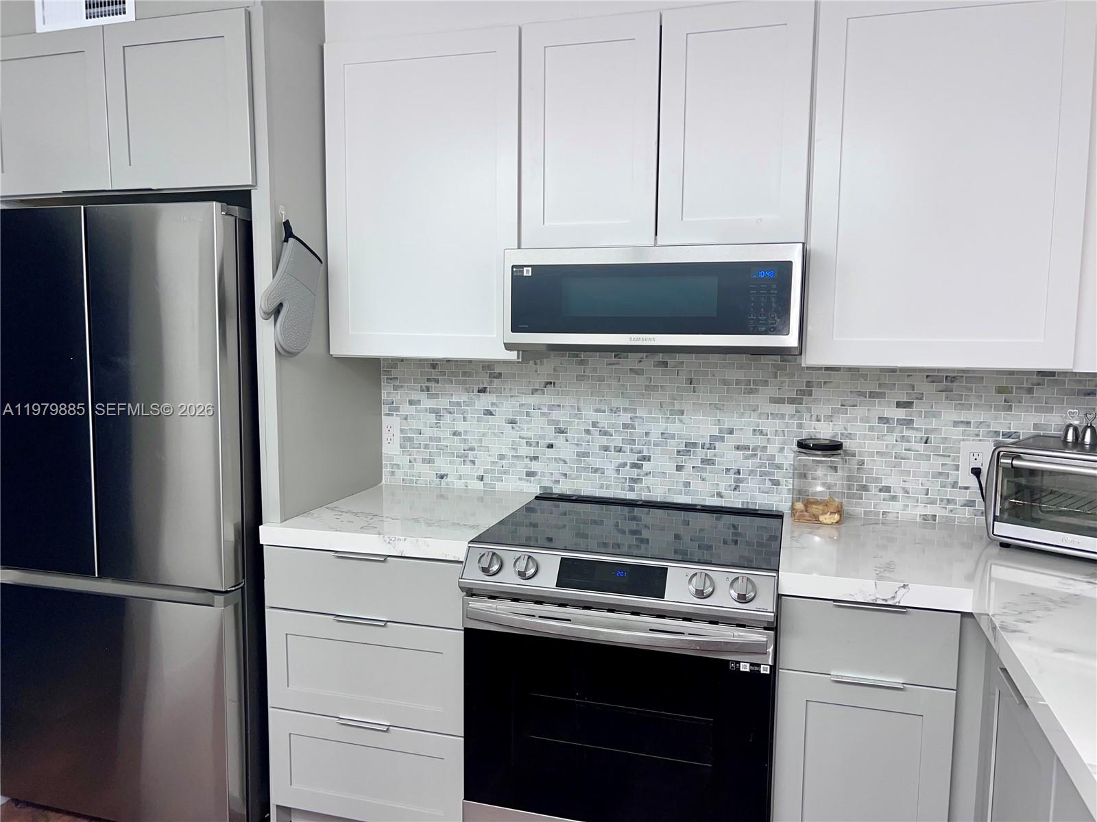 2801 NE 183rd St # 507W — Photo 3