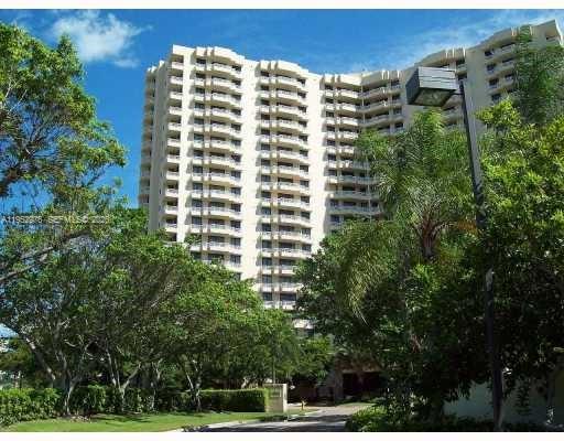 3300 NE 192nd St # 914, Aventura FL 33180