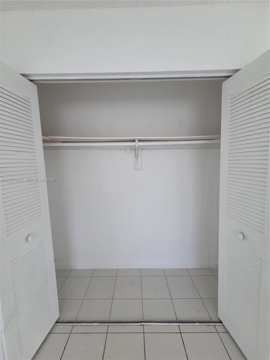 4030 SW 61st Ave # 8 — Photo 5