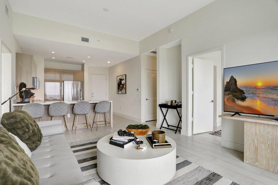 2000 METROPICA Way # 2607 — Photo 3