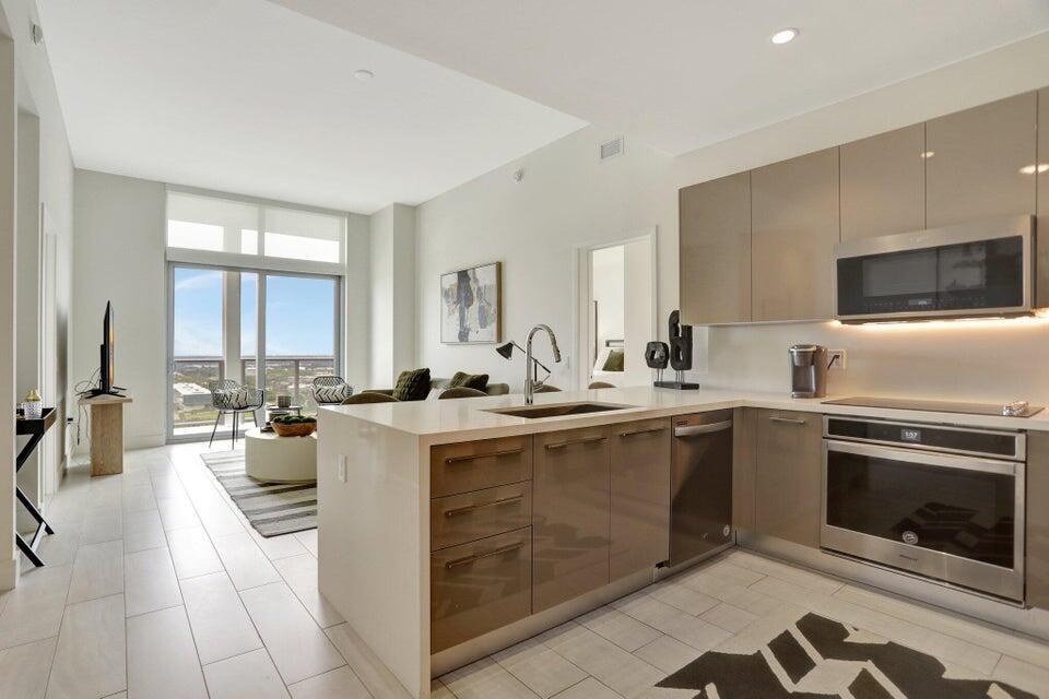 2000 METROPICA Way # 2607 — Photo 4