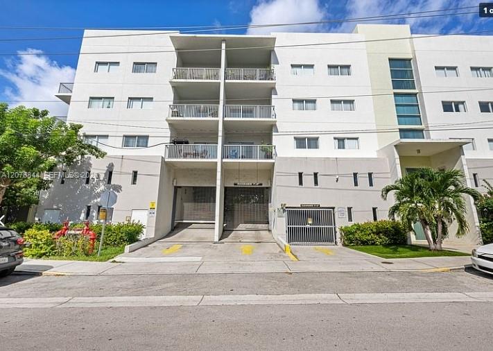 900 SW 7th St # 503 — Photo 2