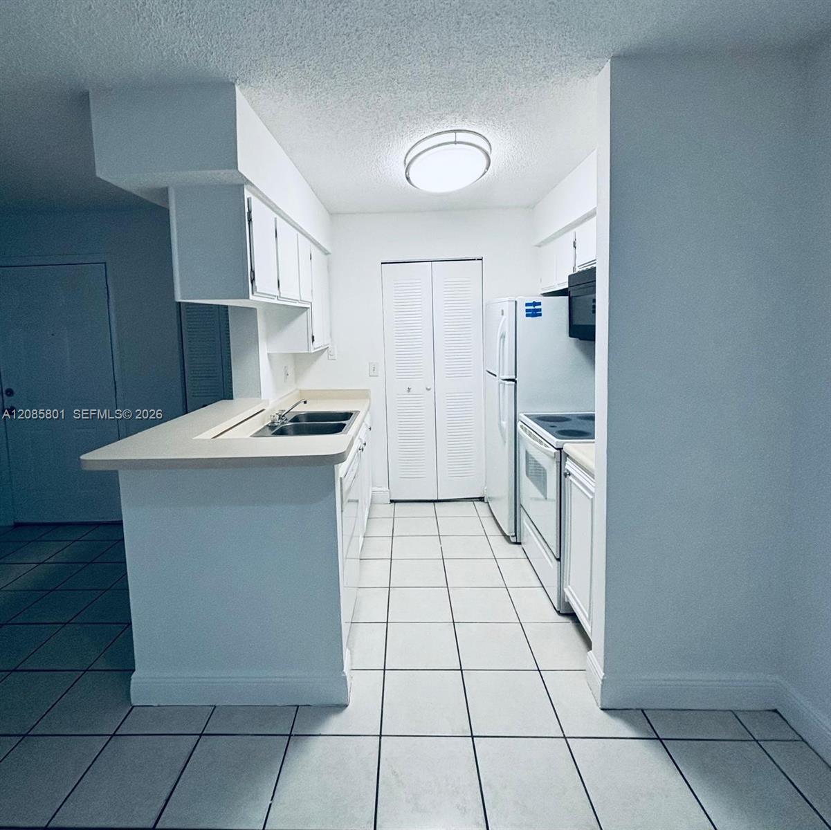 1237 SW 46th Ave # 811 — Photo 4