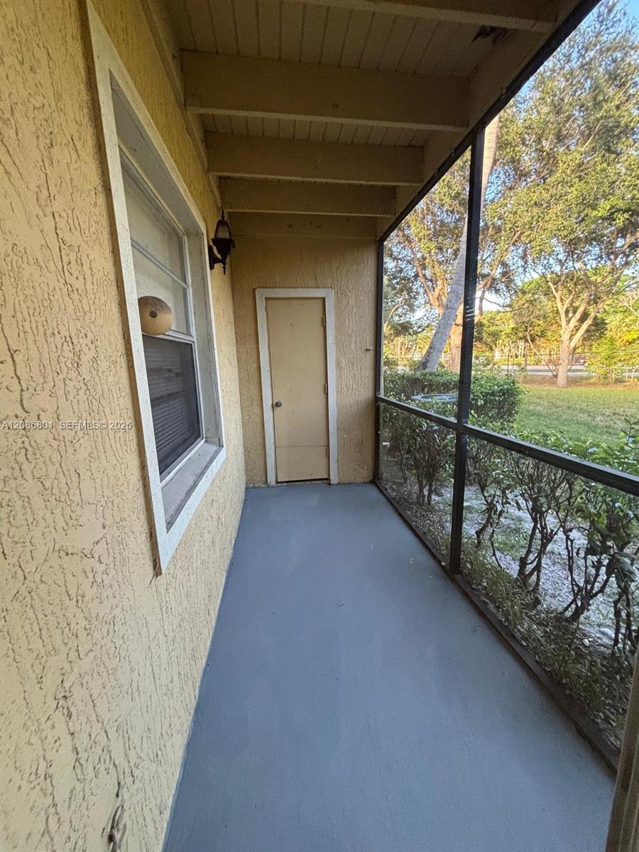 1237 SW 46th Ave # 811 — Photo 5