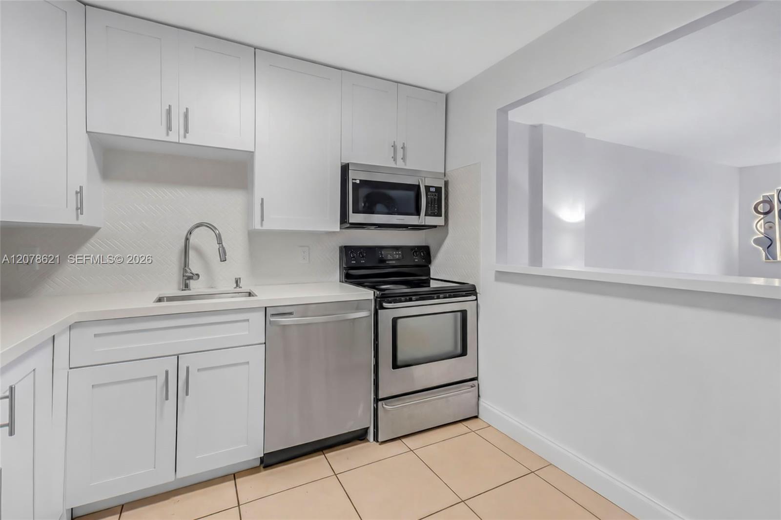 16950 W Dixie Hwy # A626 — Photo 3