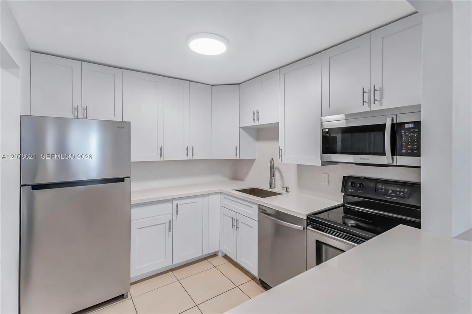 16950 W Dixie Hwy # A626 — Photo 4