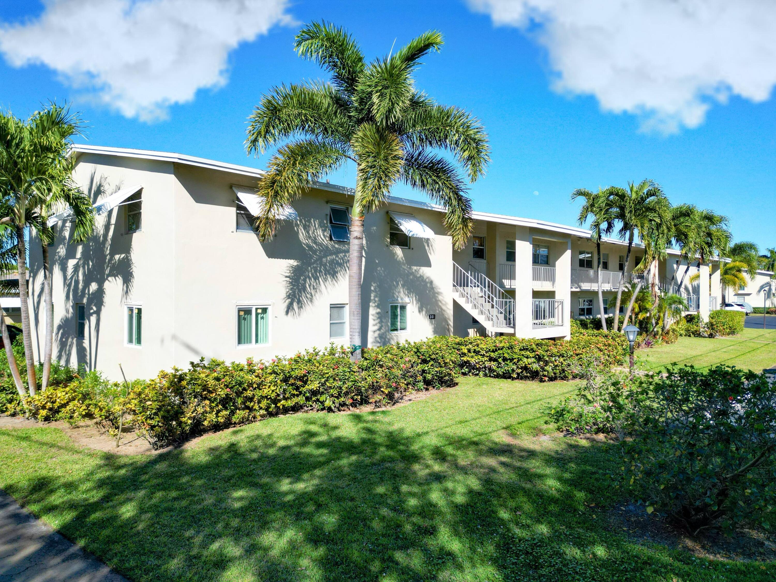 301 Circle Drive S # 103, Boynton Beach FL 33435