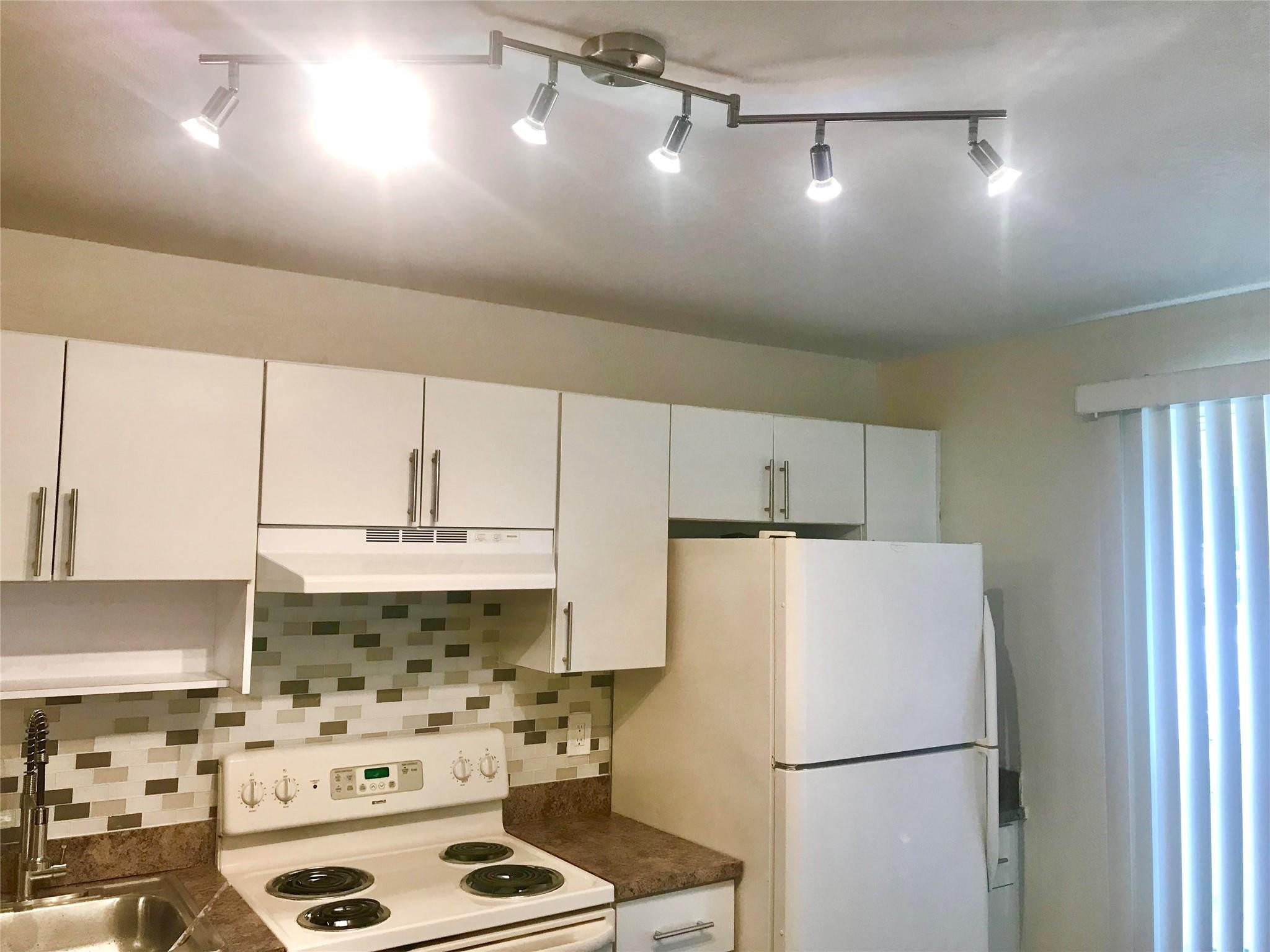 8121 SW 21ST Court # 8121 — Photo 3