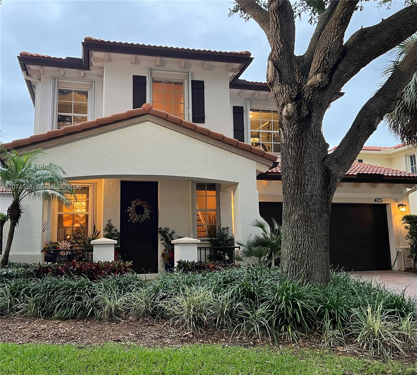 425 Pumpkin Dr, Palm Beach Gardens FL 33410