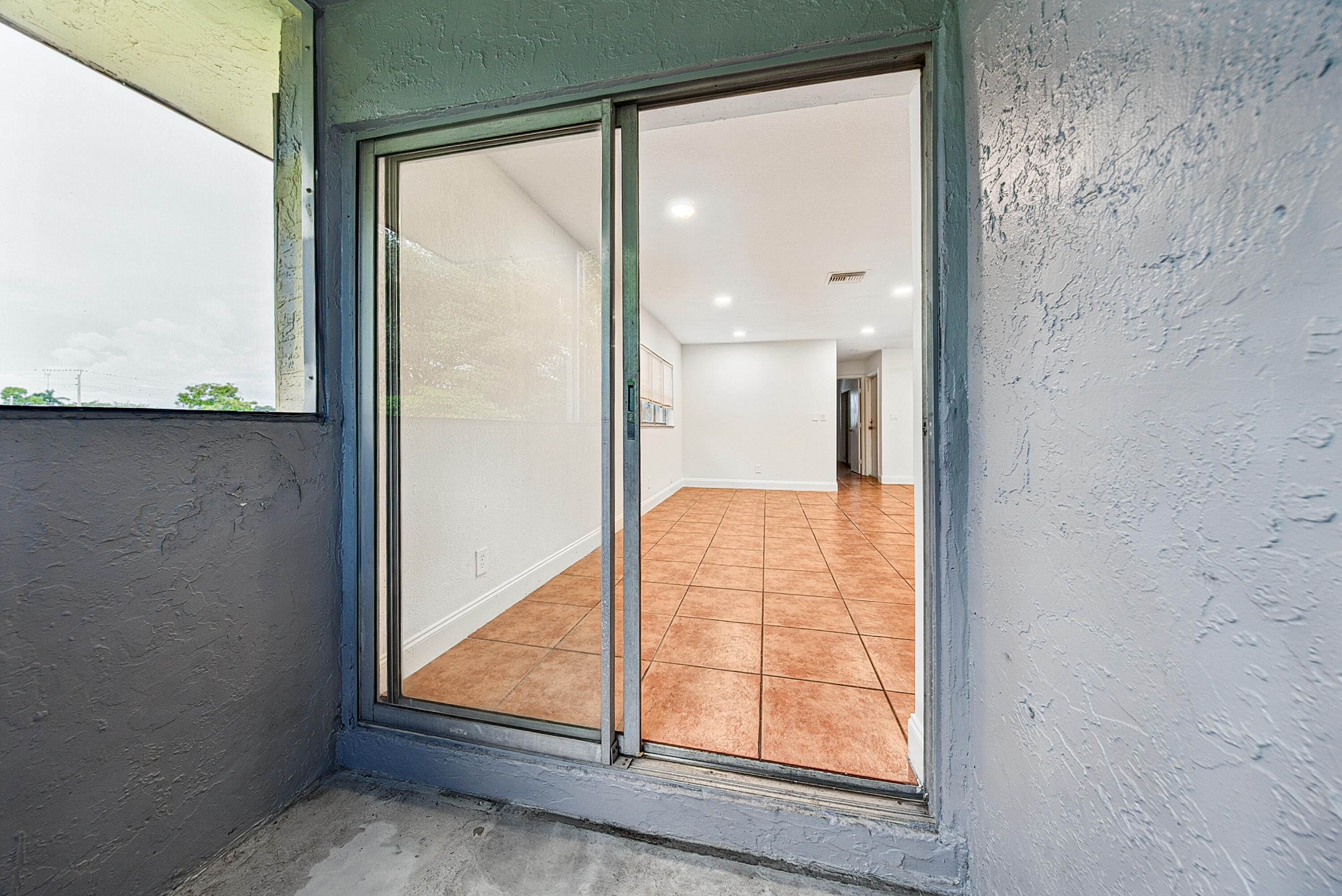 825 SW 10th Street # D — Photo 4