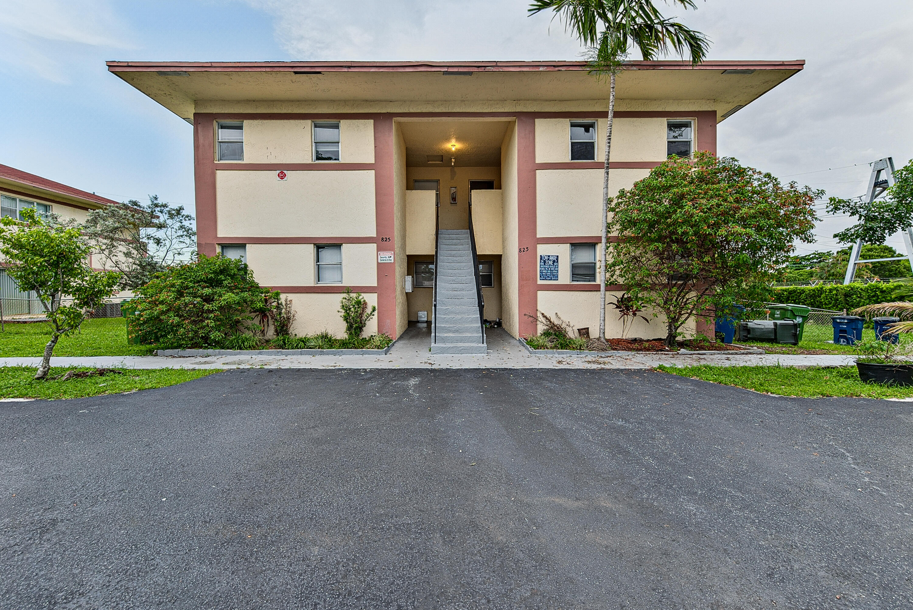 825 SW 10th Street # D — Photo 2