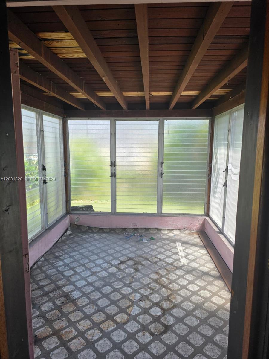 921 NE 163rd St — Photo 5