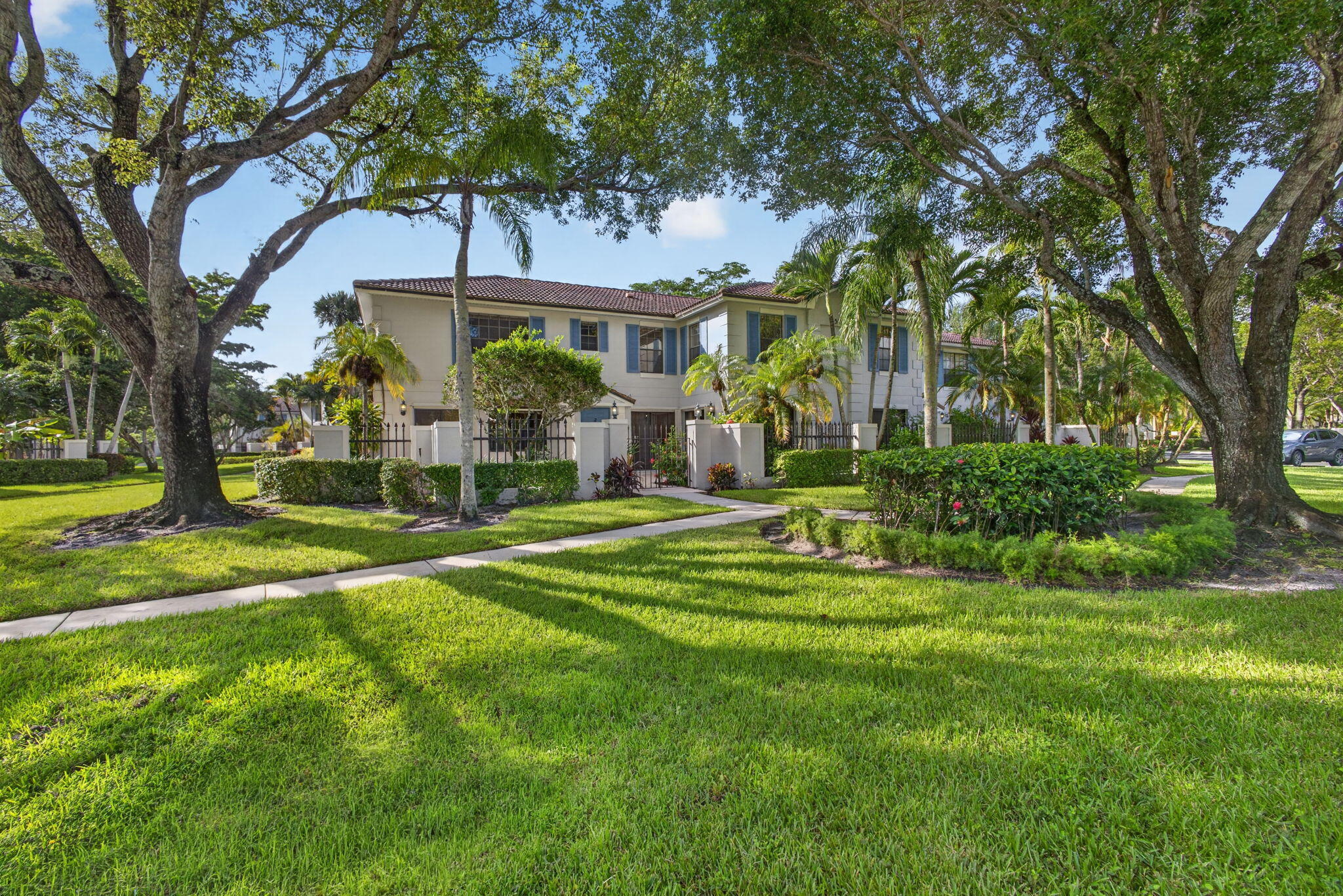 350 PRESTWICK Circle # 2 — Photo 4