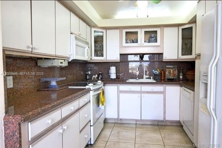 3800 S Ocean Dr # 605 — Photo 2