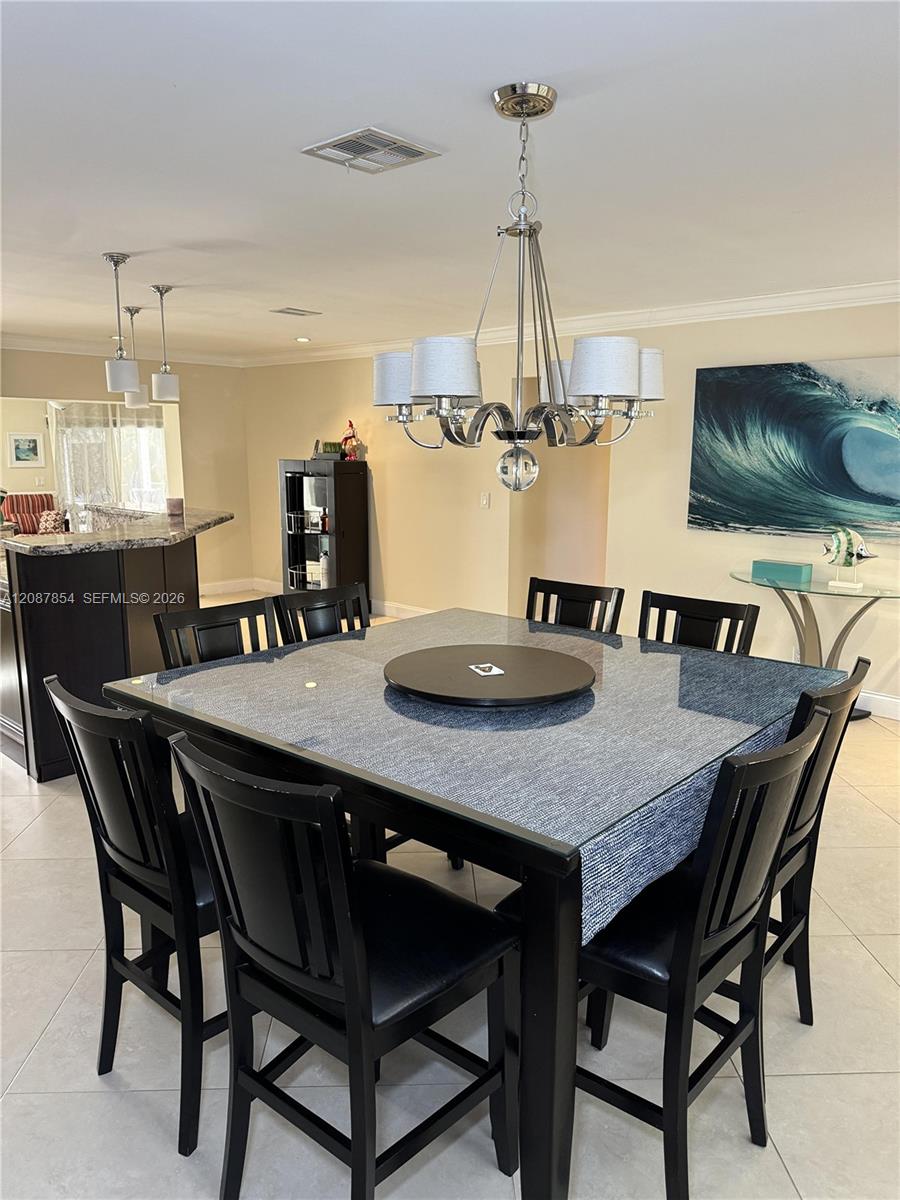 2448 Holly Ln — Photo 4