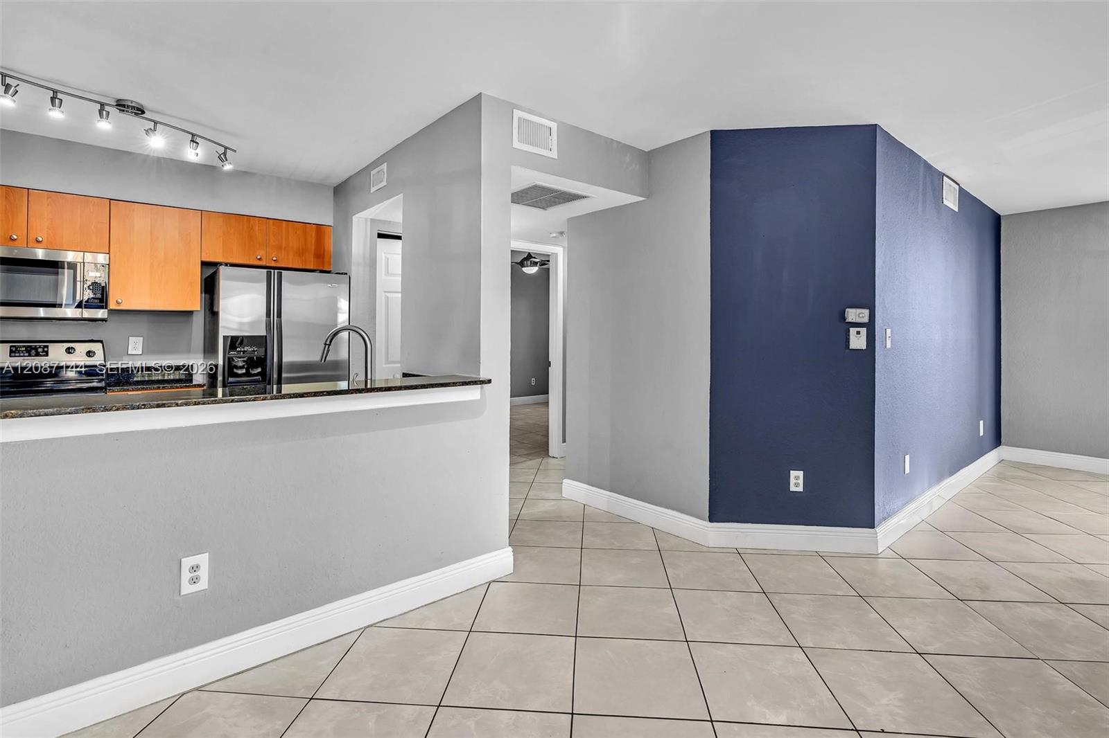 2881 N Oakland Forest Dr # 113, Oakland Park FL 33309