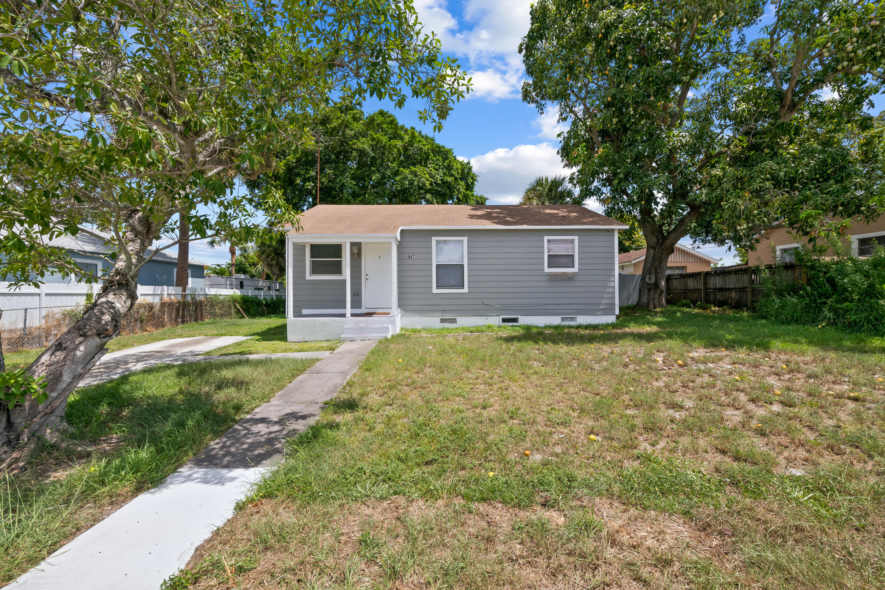 947 43RD Street, West Palm Beach FL 33407