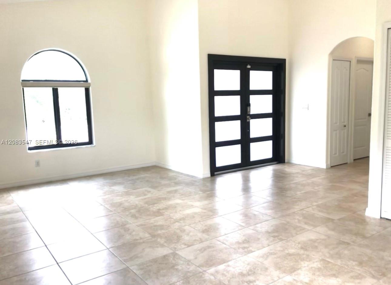 4400 SW 164th Path — Photo 3