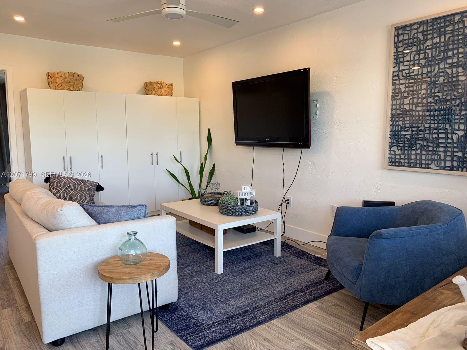 1860 Venice Park Dr # 206 View 4