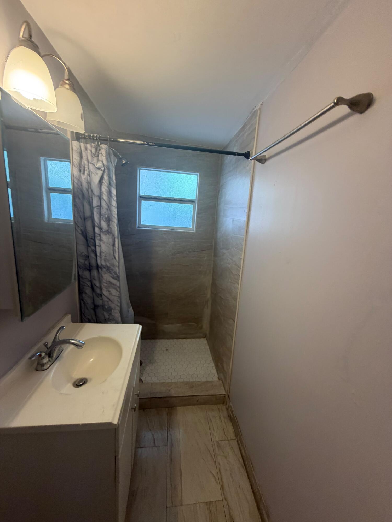 420 Lilac Court # B — Photo 2