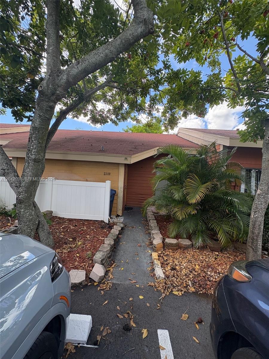 2309 NW 55th Ave, Lauderhill FL 33313