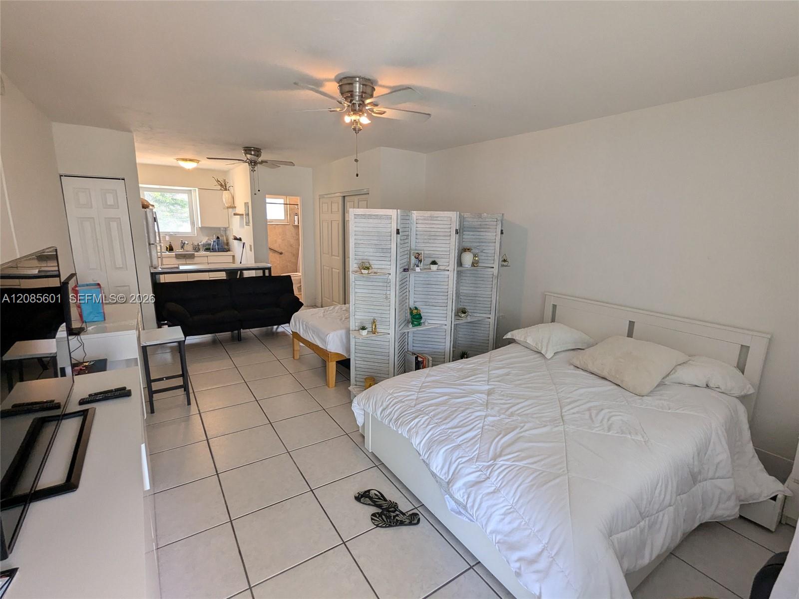 158 Ocean Dr # 406, Miami Beach FL 33139