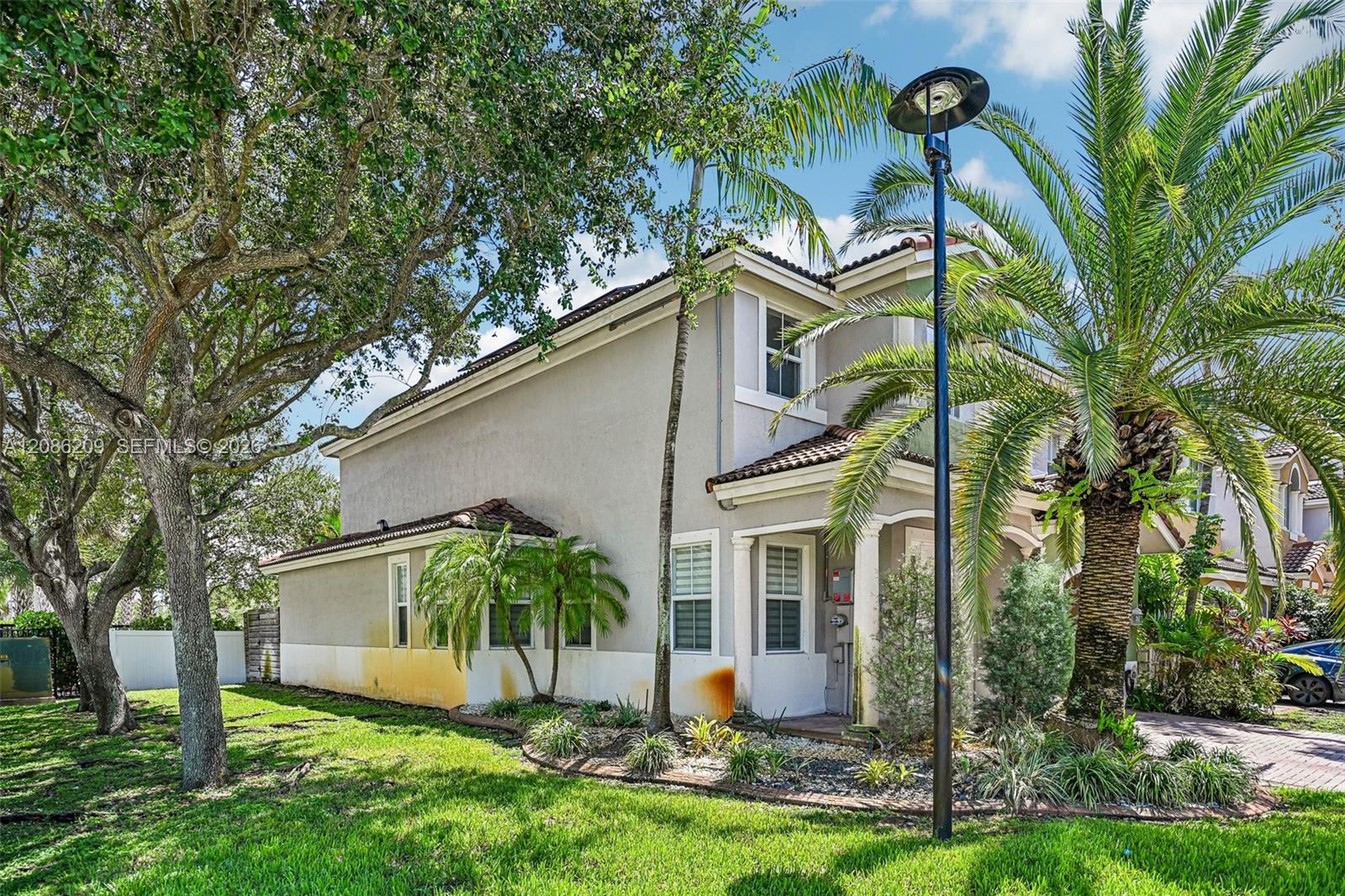 8175 NW 114th Pl — Photo 4