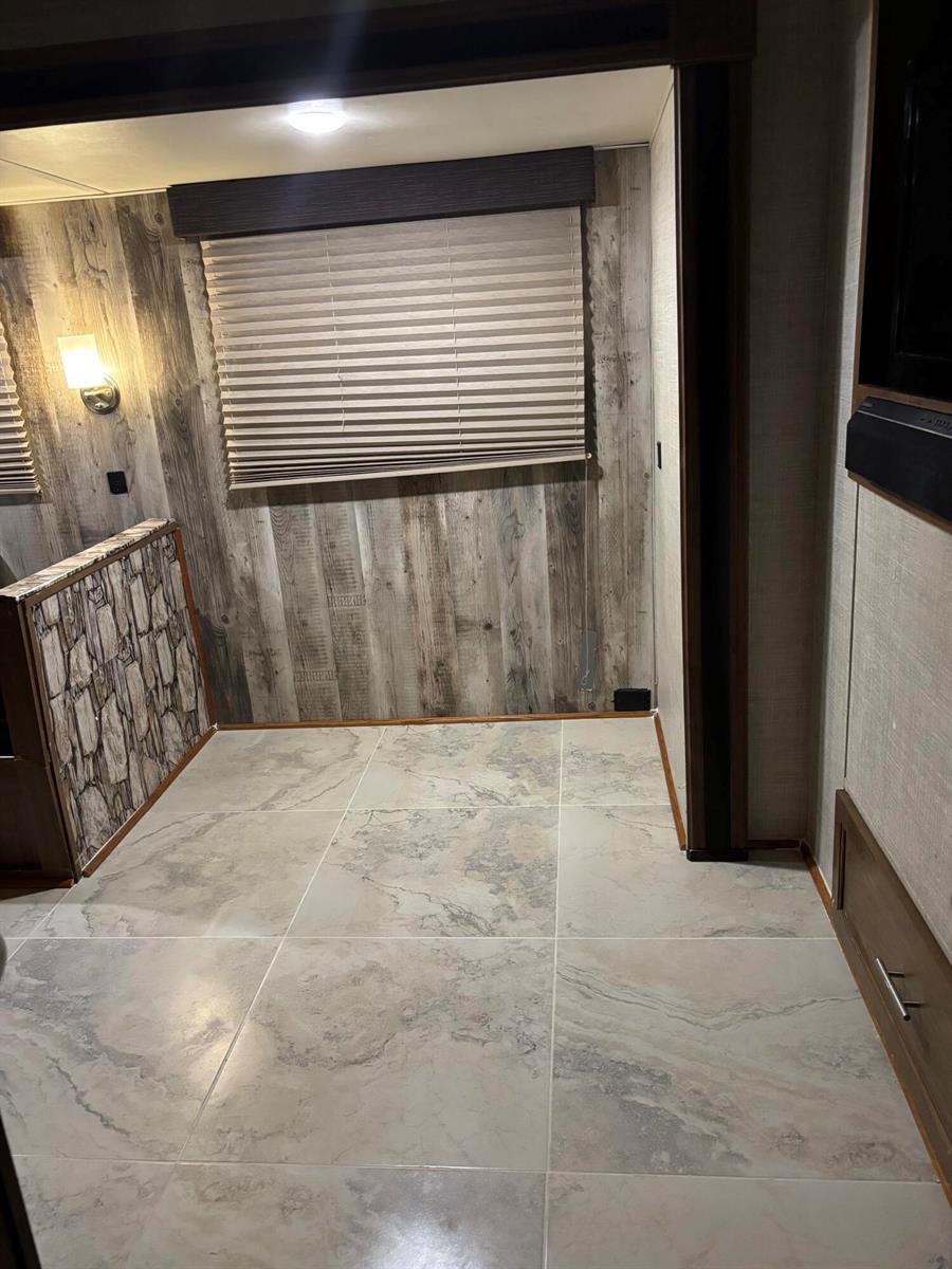 249 NE 45th ST - TRAILER - INSIDE1
