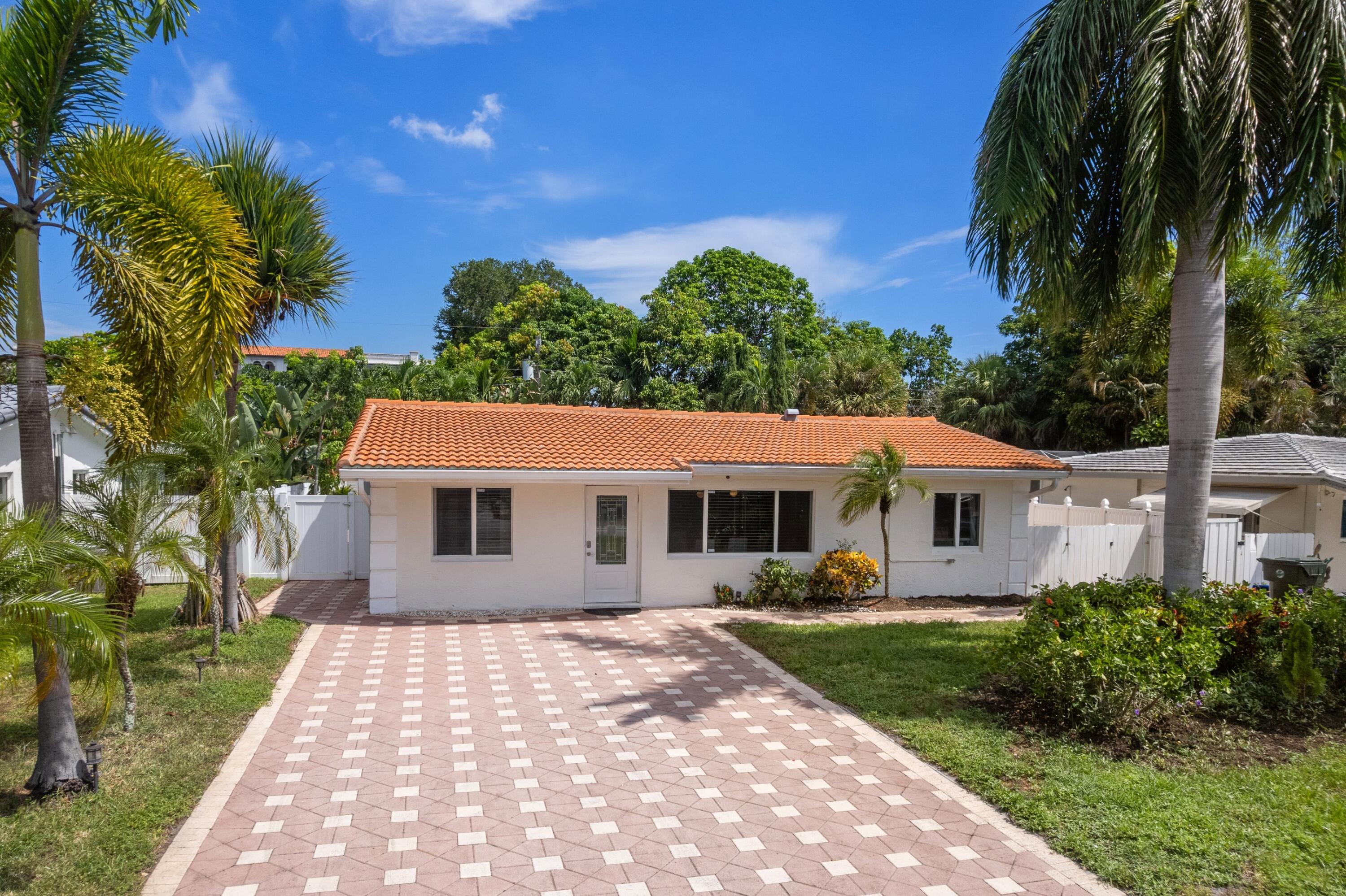 319 SW 2ND Street, Boca Raton FL 33432