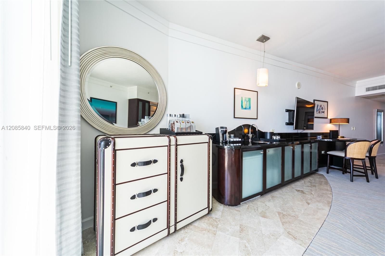 4391 Collins Ave # 1015 — Photo 5