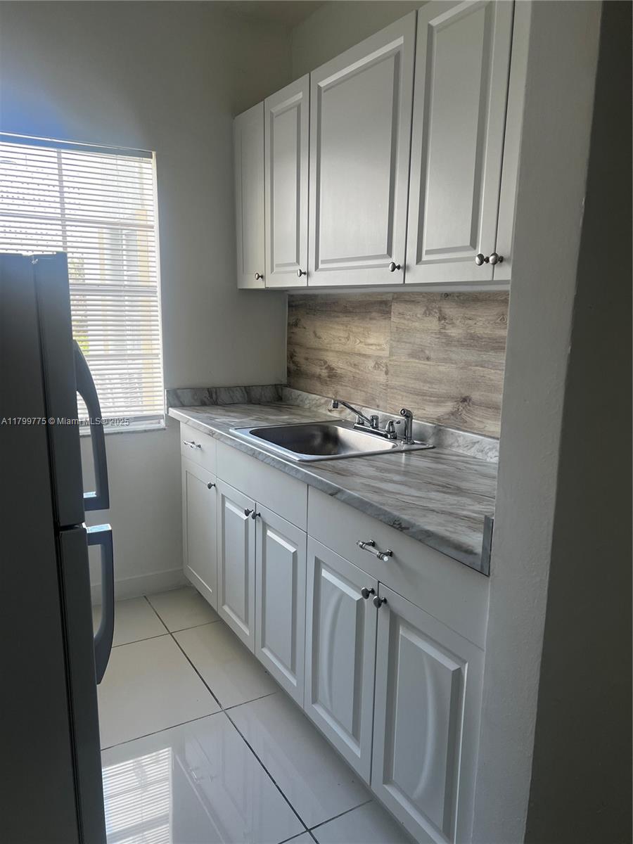 1608 Drexel Avenue # 18 View 14