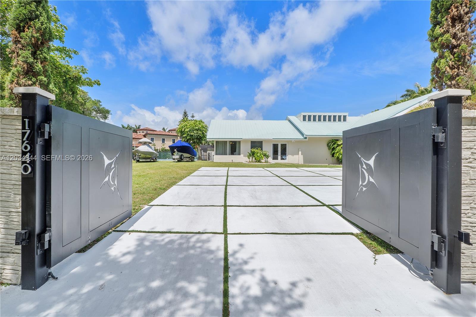 17640 Old Cutler Rd, Palmetto Bay FL 33157