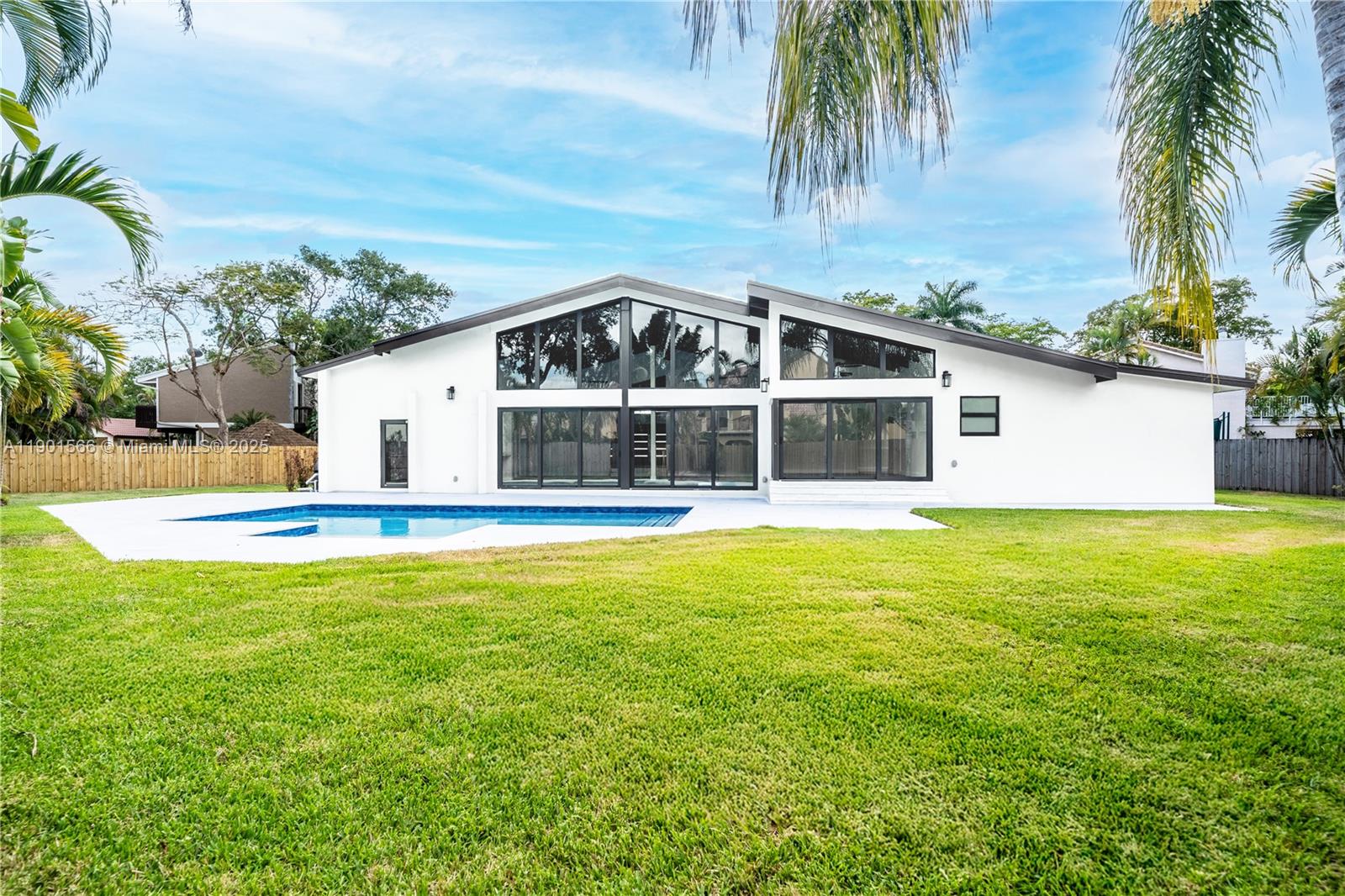 842 W Coco Plum Cir — Photo 3